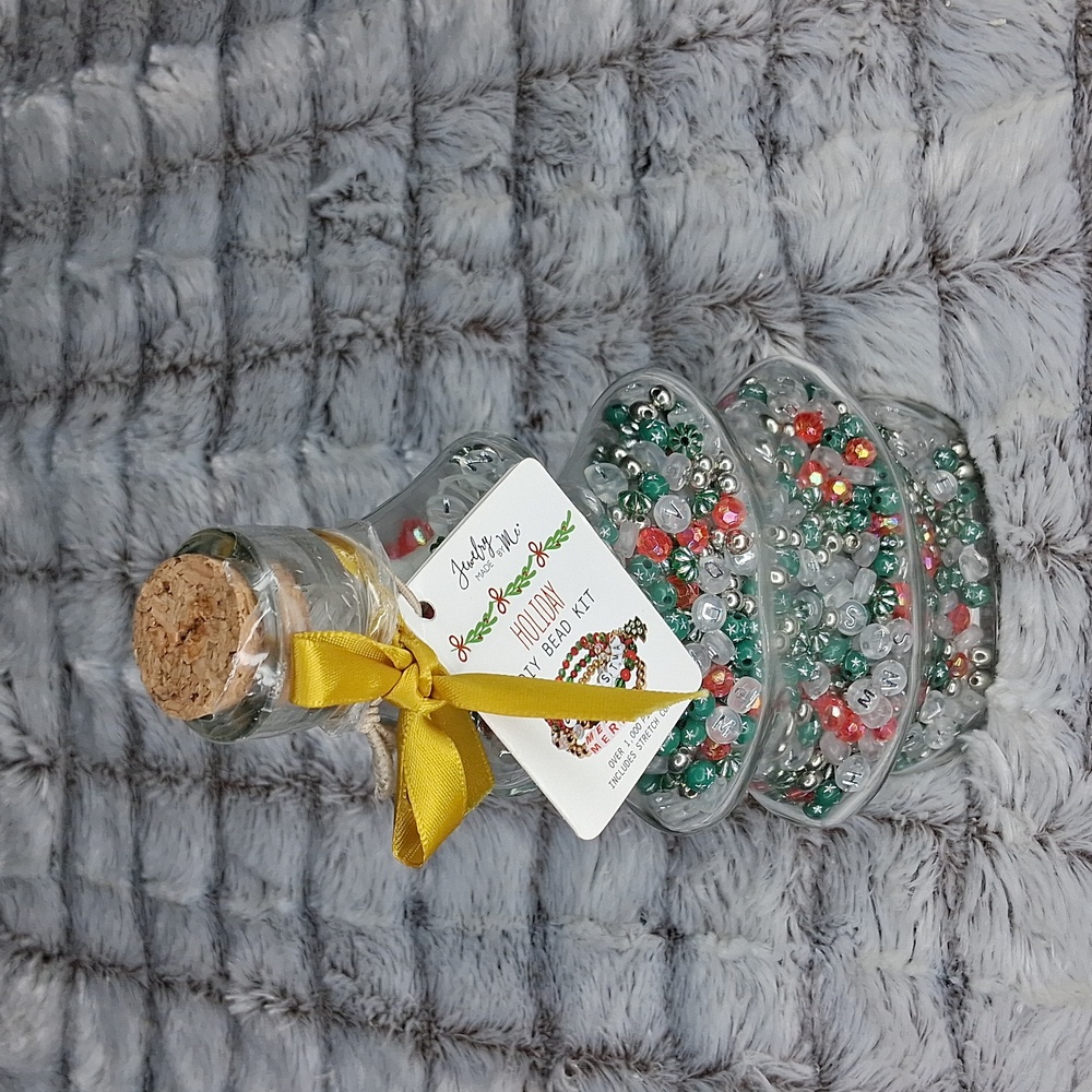 NWT Jewelry Made By Me Holiday Christmas Glass Tree Bead Kit Over 1,000 Pieces